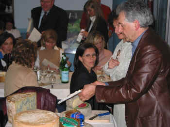 IMG_2241.JPG (89836 bytes)